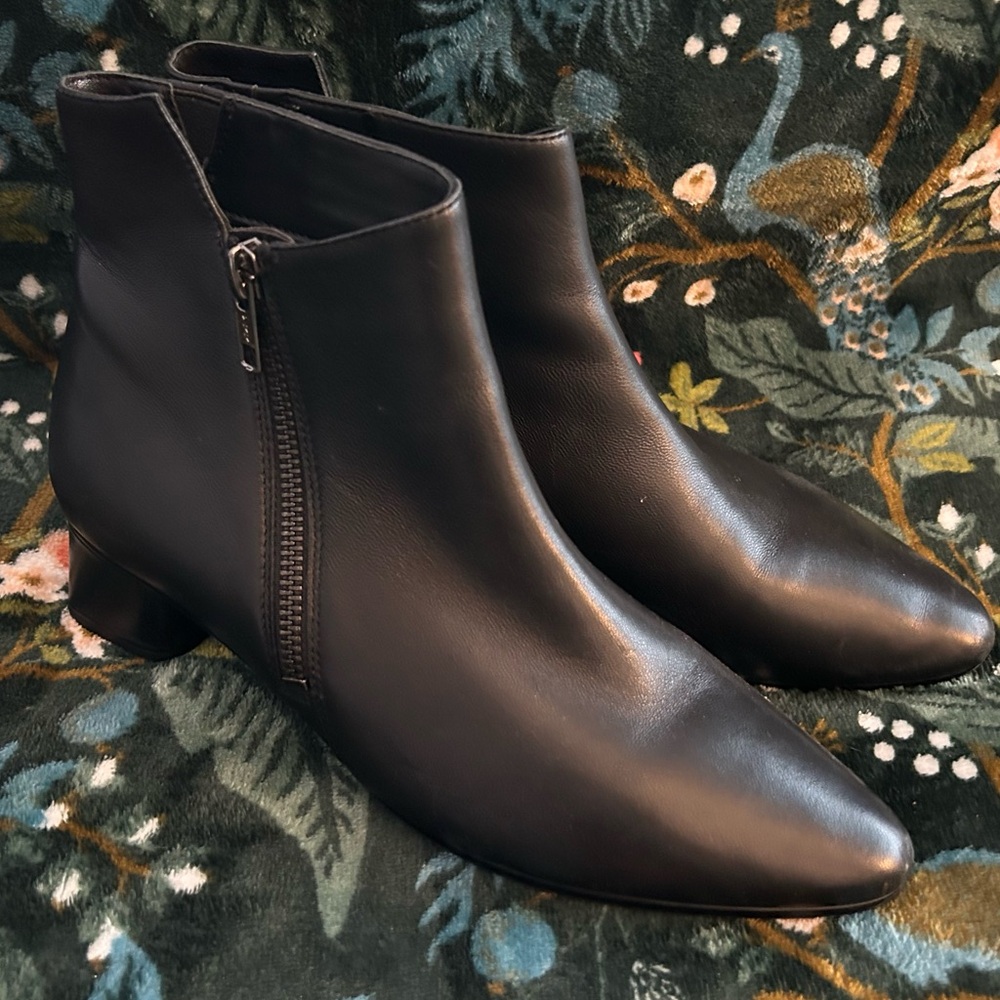 Vaneli Low Heel Black Leather Ankle Boots